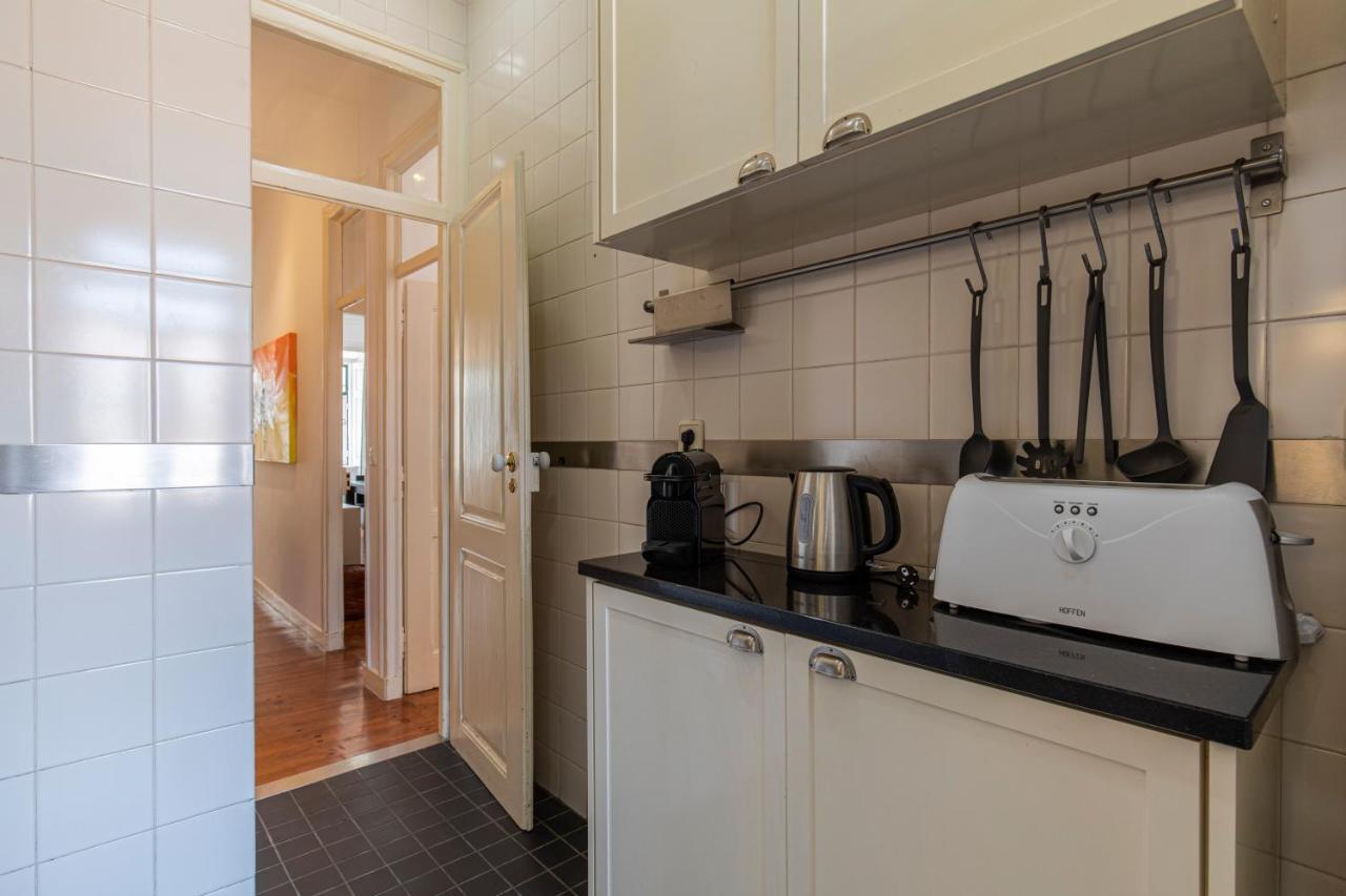 Typical 2Bdr Apartment In Lisbon By Lovelystay ภายนอก รูปภาพ